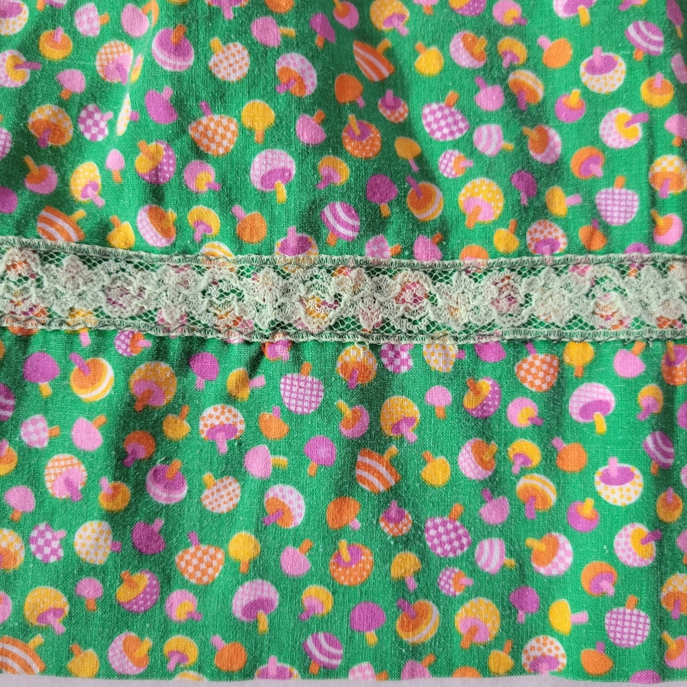 Vintage Apron ~ Handmade ~ Mushroom Pattern ~ Cottage ~ Farmhouse ~ FINAL - Picture 6 of 12